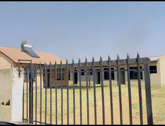 2 BEDROOM HOUSE FOR SALE IN WINDMILL PARK